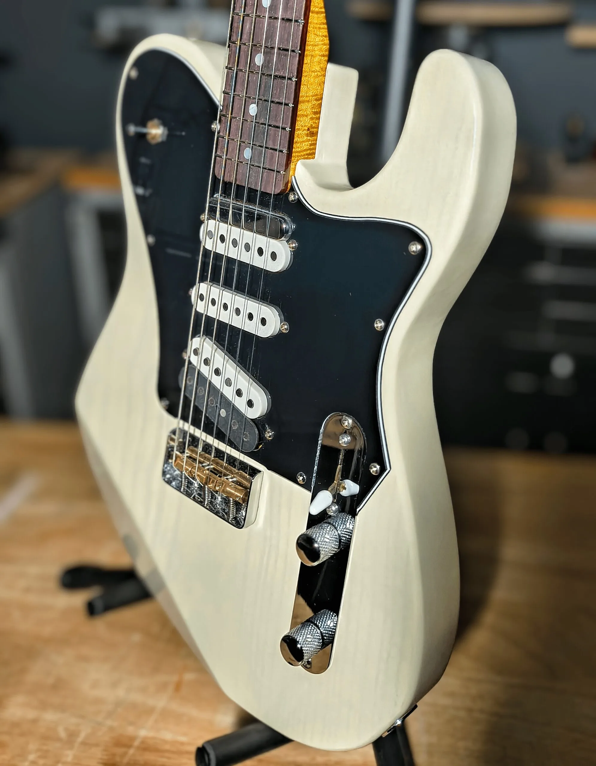 Custom guitar plans made by Fayland Guitars